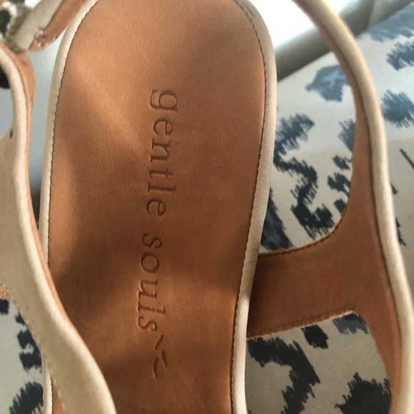 NWOT Gentle Souls suede platform sandals - Picture 7 of 10